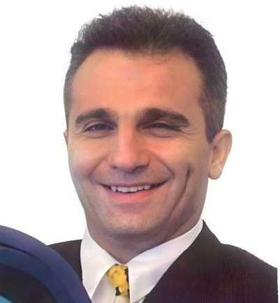 Zia Shlaimoun's headshot